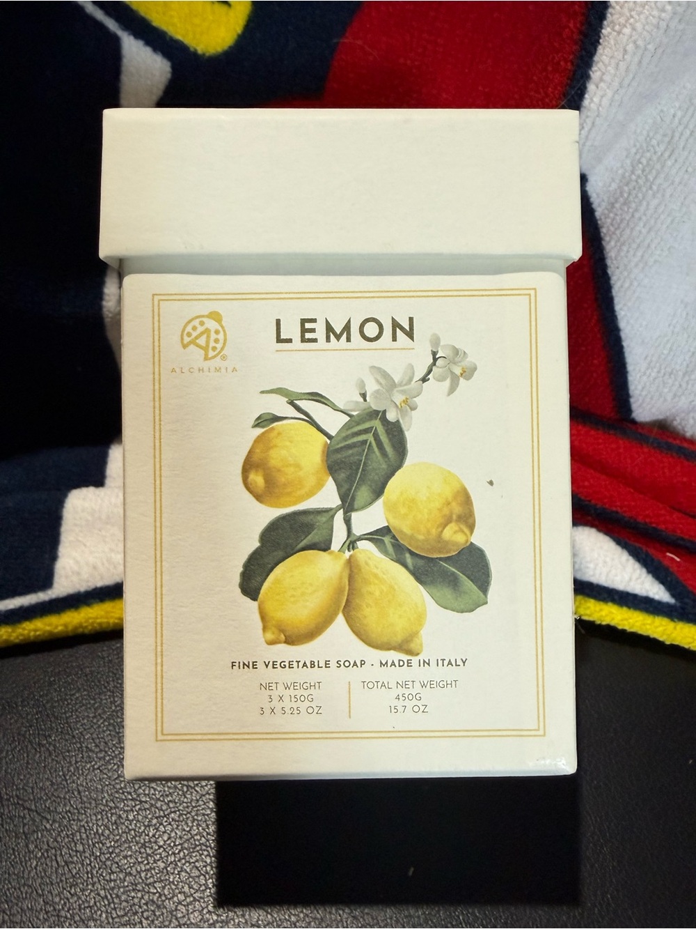 LEMON Fine Vegetable Soap - White & Yellow Box 3 bar box - Picture 2 of 4